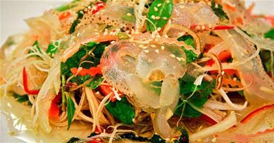 Tuyệt chiêu làm gỏi sứa tôm thịt giòn ngon, qq8876