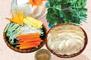 banh-trang-cuon-thit-heo-phu-cuong-ho-guom-slide-4