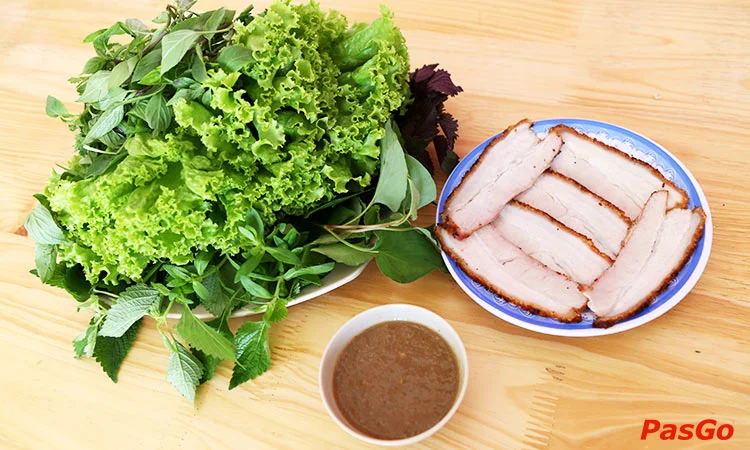 banh-trang-thit-heo-hoang-beo-ho-tung-mau-1