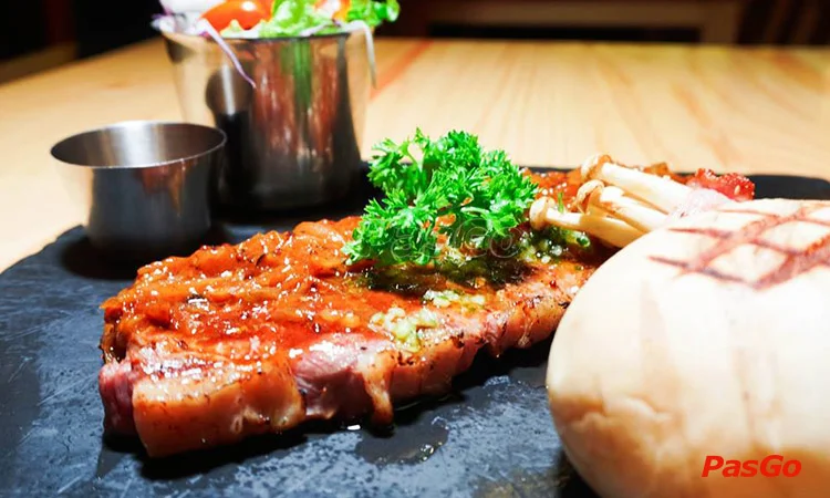 nha-hang-hun-khoi-bbq-13-pasteur-mon-an-anh-6