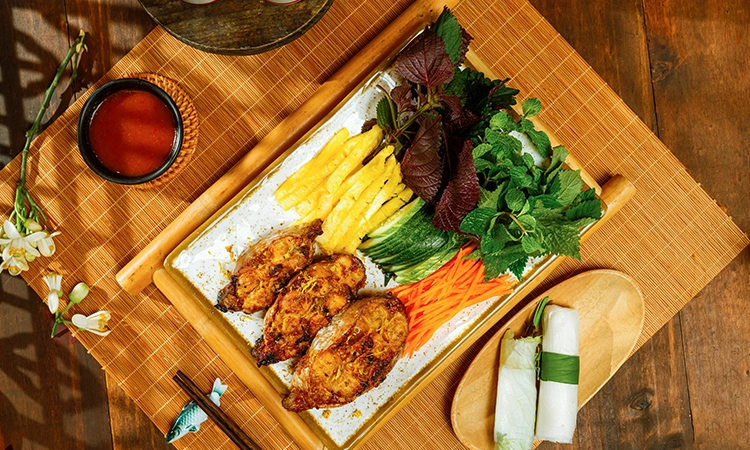 nha-hang-banh-trang-an-vu-thoai-ngoc-hau-1