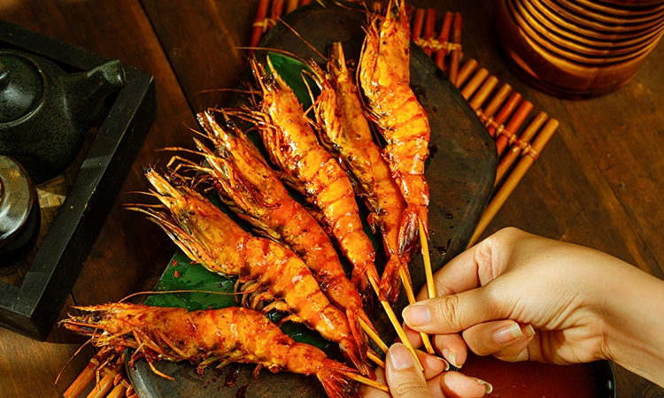 nha-hang-banh-trang-an-vu-thoai-ngoc-hau-6