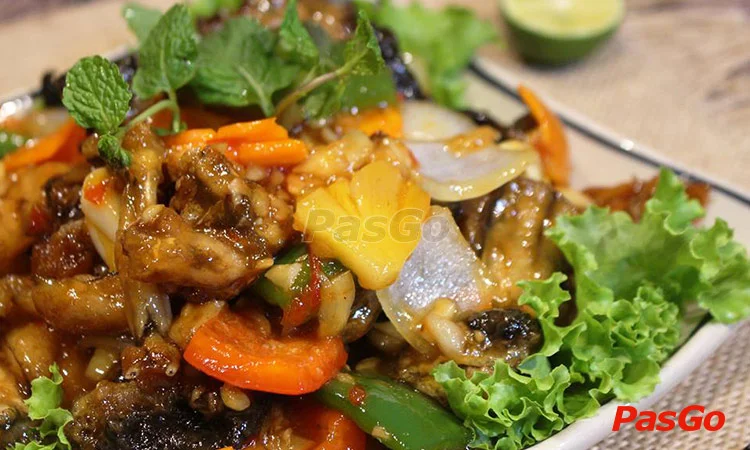 nha-hang-banh-trang-thit-heo-slide-5