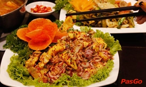 nha-hang-bep-hong-pham-huy-thong-2