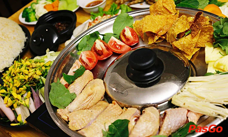 nha-hang-bep-mien-tay-ngoc-khanh-2