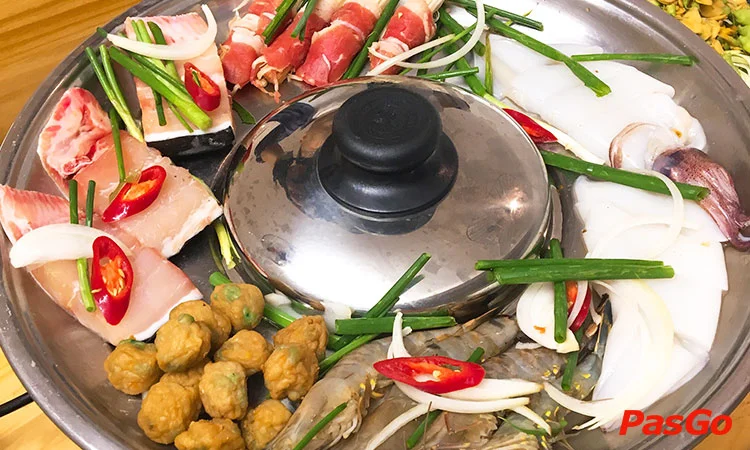 nha-hang-bep-mien-tay-ngoc-khanh-3