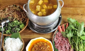 nha-hang-bep-muong-cao-dat-slide-6