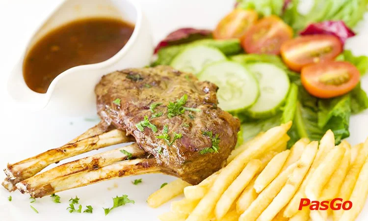 nha-hang-bonjour-resto-nguyen-huy-tuong-3