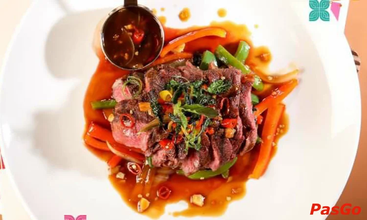 nha-hang-botanica-thai-bistro-trung-hoa-chuyen-mon-thai-8
