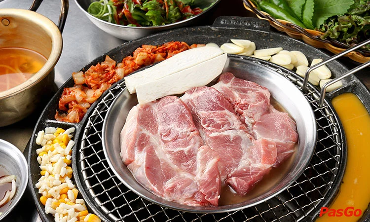 nha-hang-buzza-bbq-nguyen-thi-thap-3