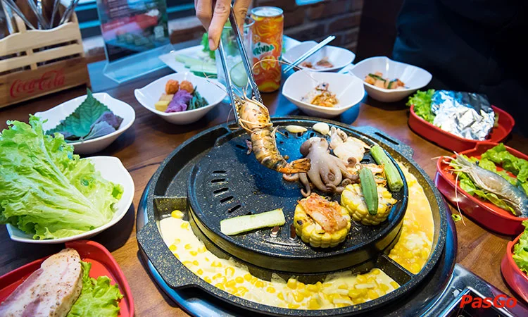 nha-hang-buzza-bbq-nowzone-quan-1-3