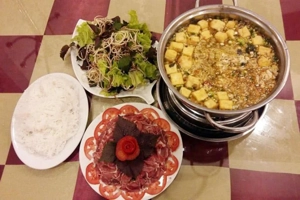 nha-hang-ca-song-toan-thang-hao-nam-mon-an-1
