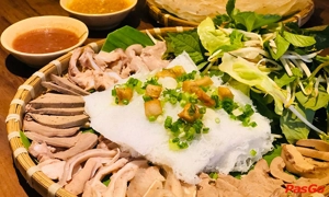 nha-hang-chan-bep-cach-mang-thang-8-2
