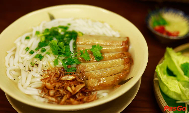 nha-hang-chan-bep-cach-mang-thang-8-5