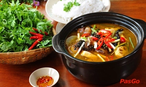 nha-hang-co-tranh-anh-nhoa
