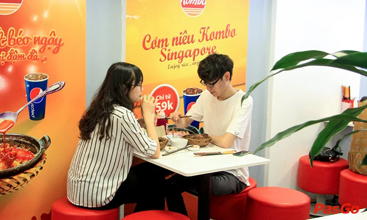 nha-hang-com-nieu-singapore-kombo-vincom-nguyen-chi-thanh-12