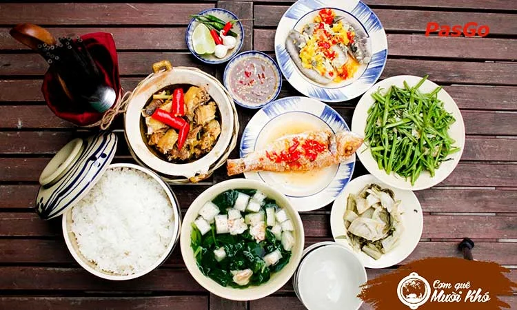 nha-hang-com-que-muoi-kho-tran-quoc-thao-slide-2