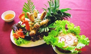 nha-hang-com-viet-pham-hong-thai-slide-5
