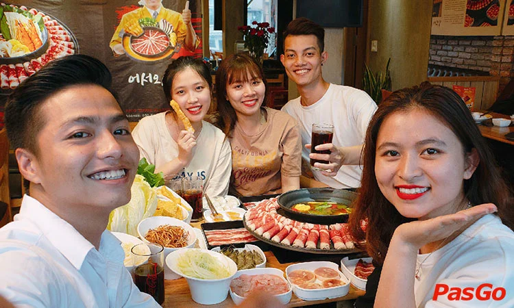 nha-hang-food-house-phan-xich-long-slide-1