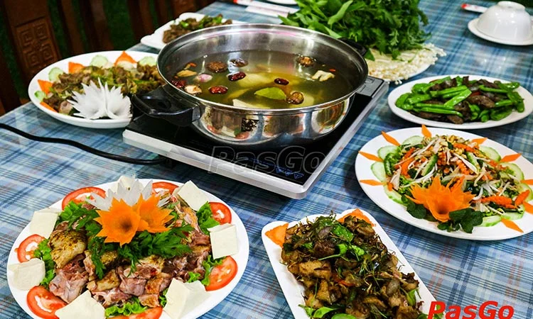 nha-hang-ga-choi-phuong-dai-trung-van-slide-8