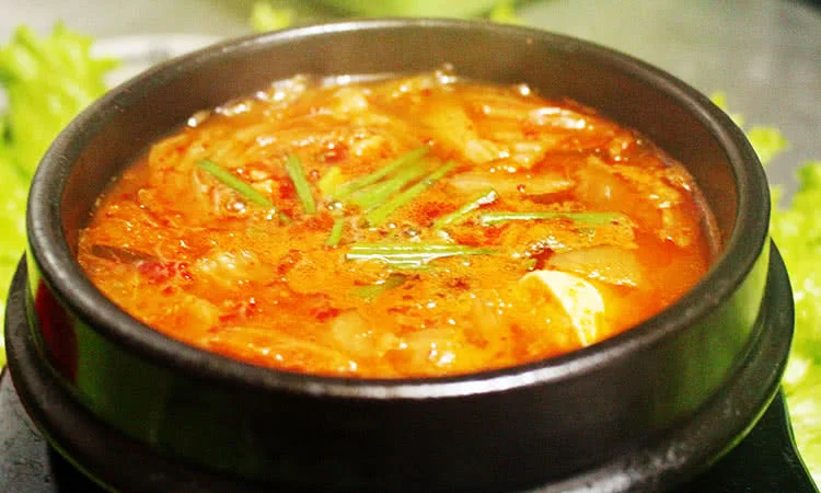 nha-hang-gimbab-han-quoc-dao-tan-am-thuc-xu-kim-chi-7
