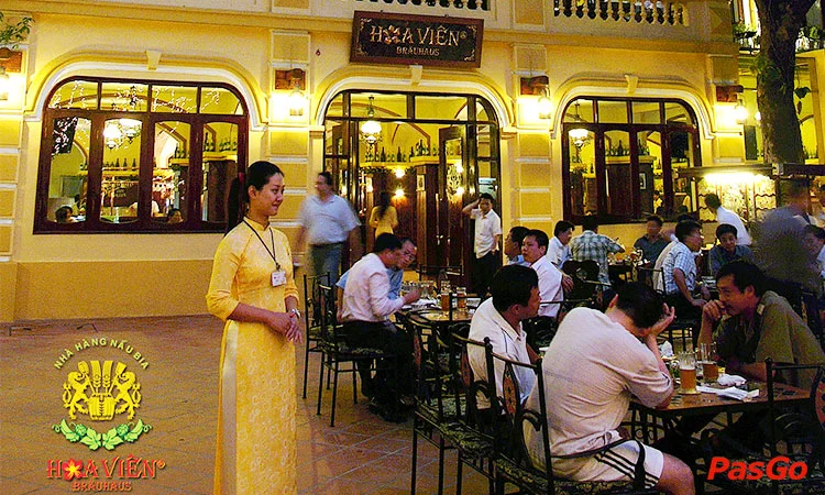 nha-hang-hoa-vien-brauhaus-tang-bat-ho-10