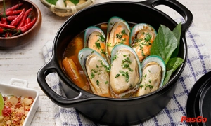 nha-hang-holy-crab-sense-city-pham-van-dong-5