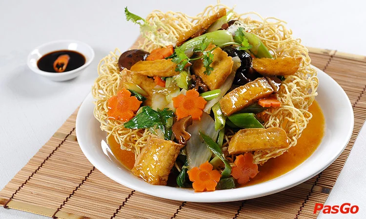 nha-hang-hue-delights-landmark-81-1