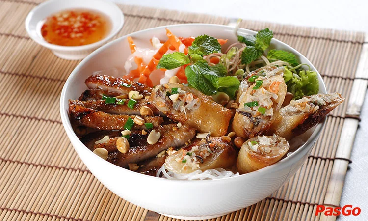 nha-hang-hue-delights-vincom-le-thanh-ton-4