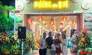 nha-hang-huong-que-nguyen-phong-sac-3
