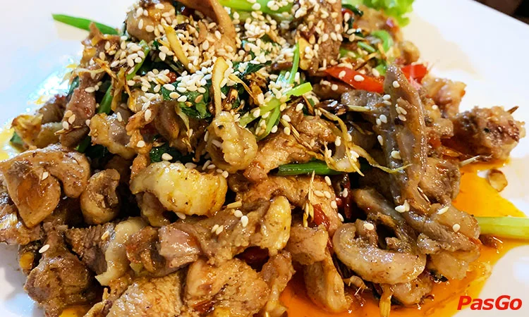 nha-hang-huong-que-nguyen-phong-sac-8