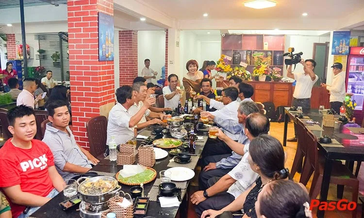 nha-hang-huynh-de-ha-huy-tap-8