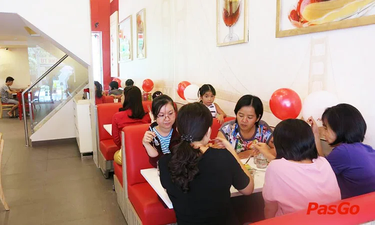 nha-hang-kem-swensen's-artemis-slide-10