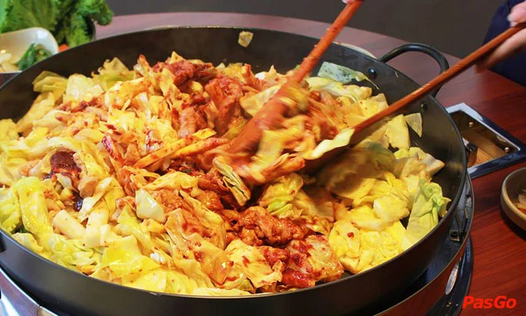 nha-hang-king-dakgalbi-nguyen-khang-8