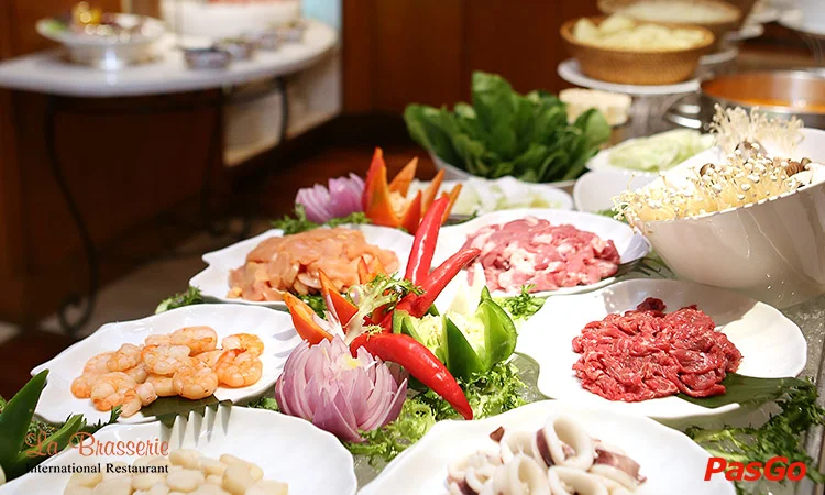 nha-hang-La-Brasserie-mon-an-8