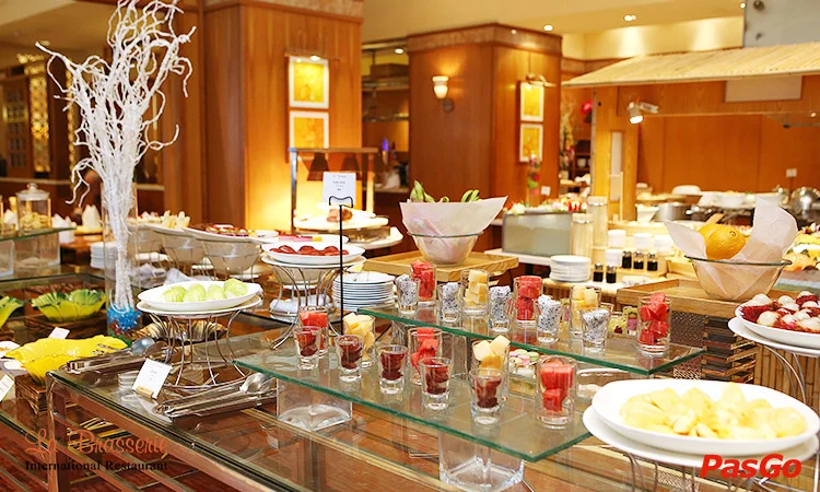 nha-hang-La-Brasserie-mon-an-8