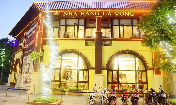 nha-hang-la-vong-noi-hoi-tu-tinh-hoa-am-thuc-12