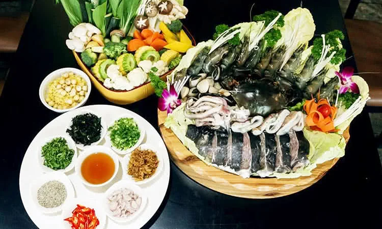 nha-hang-la-vong-noi-hoi-tu-tinh-hoa-am-thuc-5