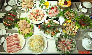 nha-hang-lau-hoi-cosmos-giang-vo-slide-1