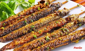nha-hang-lau-mam-ninh-kieu-o-cho-dua-1