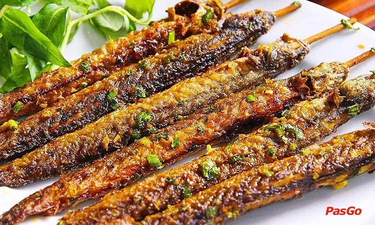 nha-hang-lau-mam-ninh-kieu-o-cho-dua-1