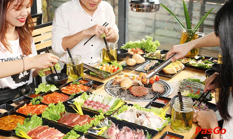nha-hang-lau-nuong-nhat-nhat-mon-city-1