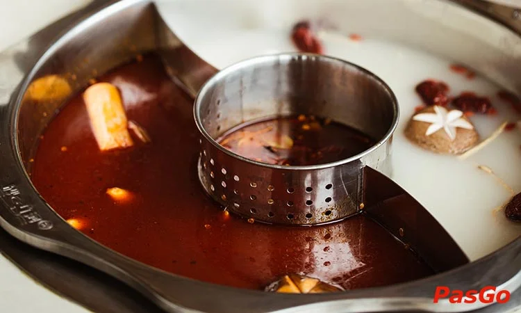 nha-hang-manwah-taiwanese-hot-pot-gala-center-3