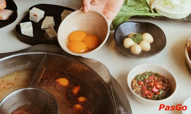 nha-hang-manwah-taiwanese-hot-pot-gala-center-5