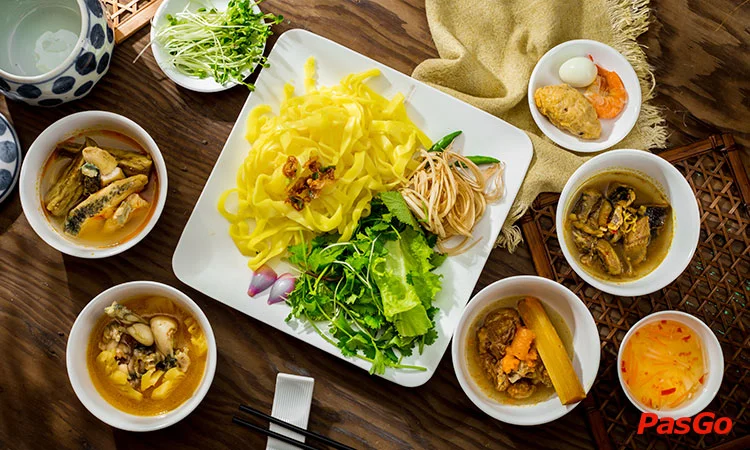 nha-hang-mi-quang-bep-tam-hang-bai-1