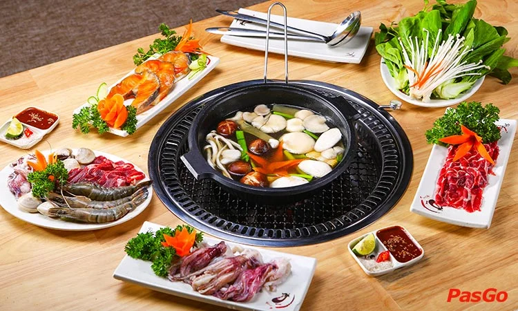 nha-hang-mien-tay-gri-house-royal-city-1