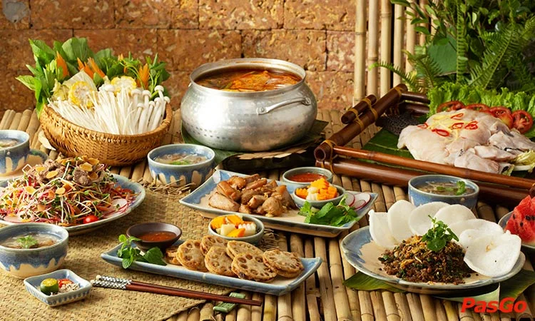 nha-hang-ngo-sen-thai-ha-1
