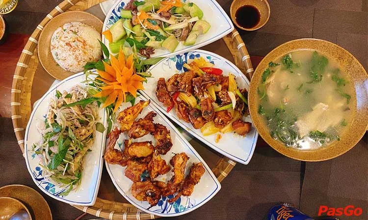Nh&agrave; h&agrave;ng Ni&ecirc;u Ta Lounge & Restaurant Ho&agrave;ng Văn Thụ Ph&uacute; nhuận 3