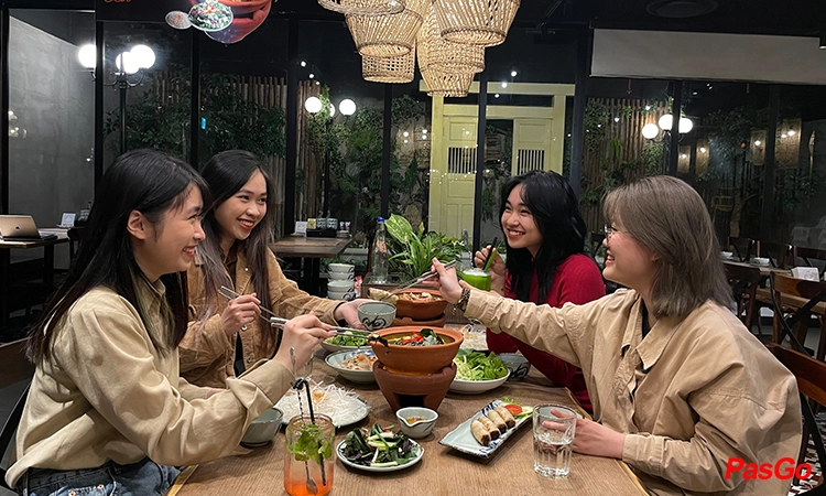 nha-hang-pho-ngon-iph-xuan-thuy-16