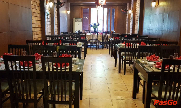 nha-hang-red-house-ham-long-10